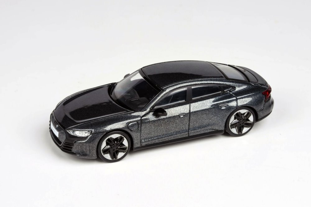 Audi e-tron GT RS, Daytona Gray - Paragon PA55331GY - 1/64 scale