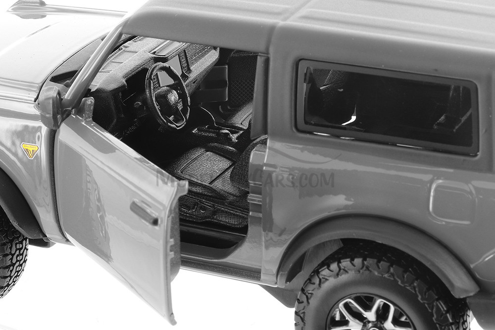2021 Ford Bronco Badlands, Gray, Blue, Yellow - Showcasts 37530 - 1/24 Scale Set of 4 Diecast Cars