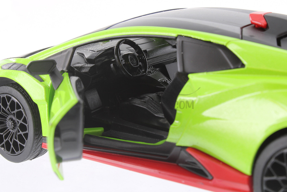 Lamborghini Huracan STO, Green - Showcasts 68279GN - 1/24 Scale Diecast Model Toy Car
