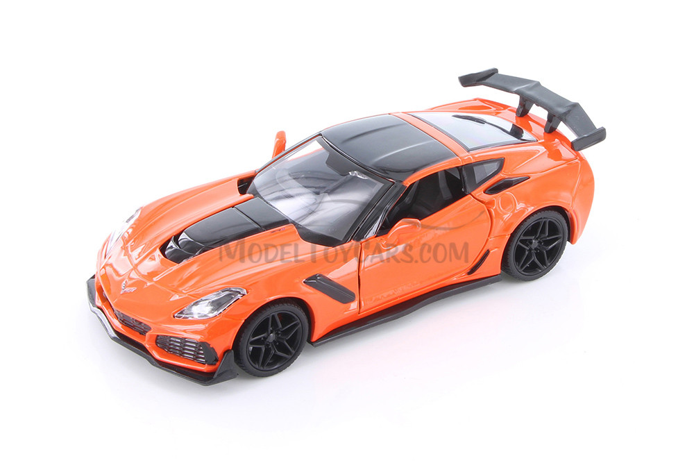 2019 Chevy Corvette ZR1 Hardtop, Orange - Showcasts 71356OR - 1/24 Scale Diecast Model Toy Car