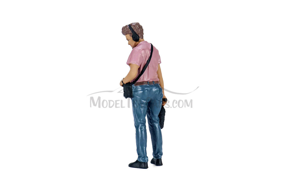On Air Figure 4, Sound Guy, Pink /Blue - Showcasts AD-24404 - 1/24 Scale Diorama Figurine