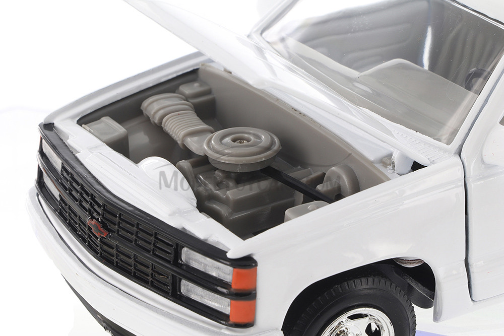 1992 Chevy 454 SS, White - Showcasts 77203D - 1/24 Scale Diecast Model Toy Car