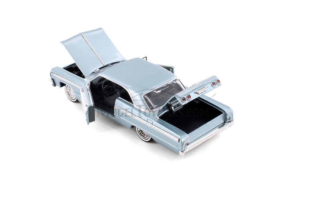 1964 Chevy Impala Hardtop, Blue - Showcasts 77259BU - 1/24 Scale Diecast Model Toy Car