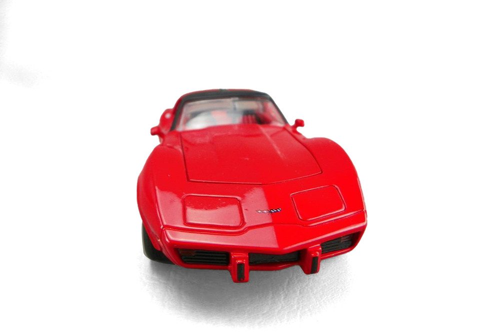 1979 Chevy Corvette Hardtop, Red - Showcasts 77244R - 1/24 Scale Diecast Model Toy Car