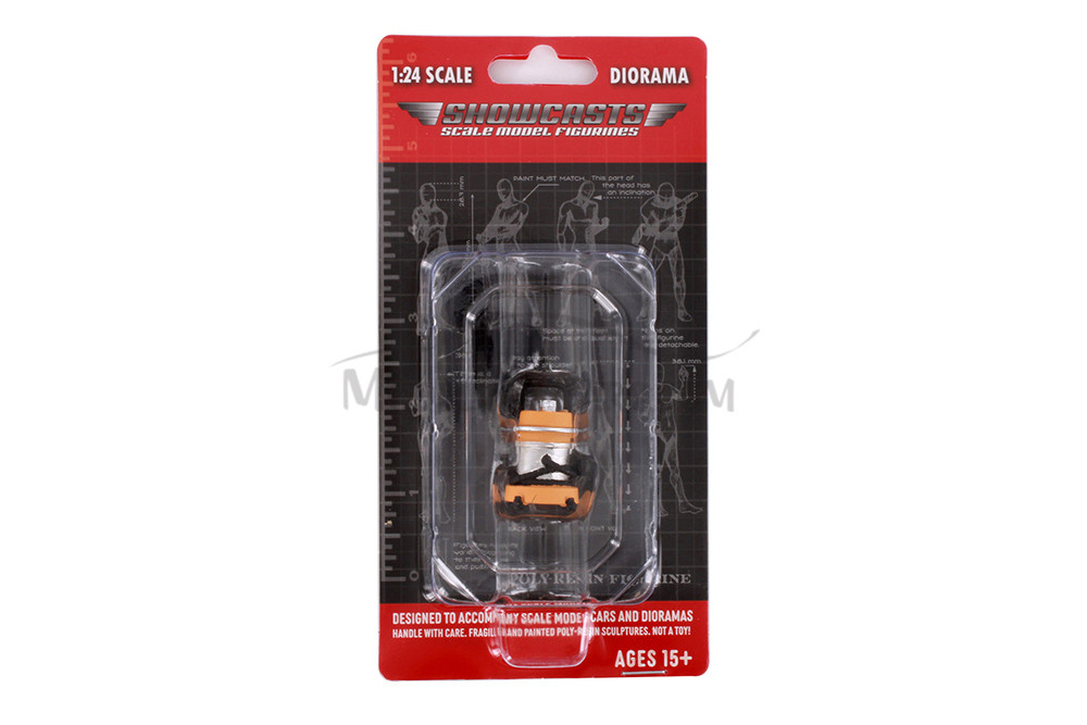 Detail Masters Figure 6 - Wet/Dry Vac, Chrome/ Orange - Showcasts AD-24606 - 1/24 Scale Diorama Figurine