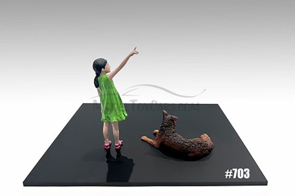 Figure 18 Series 1 #703 Set of 2, Green - Showcasts AD-18703 - 1/18 Scale Diorama Figurine