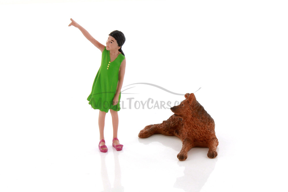 Figure 18 Series 1 #703 Set of 2, Green - Showcasts AD-24703 - 1/24 Scale Diorama Figurine
