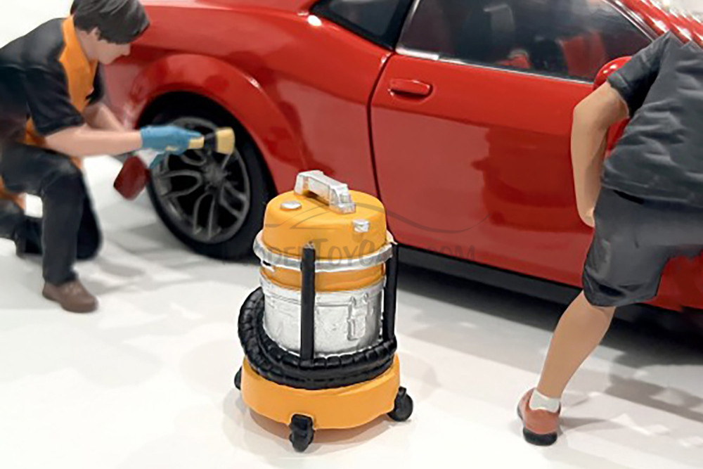 Detail Masters Figure 6 - Wet/Dry Vac, Chrome/ Orange - Showcasts AD-18606 - 1/18 Scale Diorama Figurine
