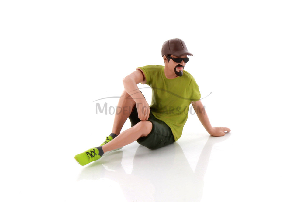 Figure 18 Series 1 #701, Green - Showcasts AD-24701 - 1/24 Scale Diorama Figurine