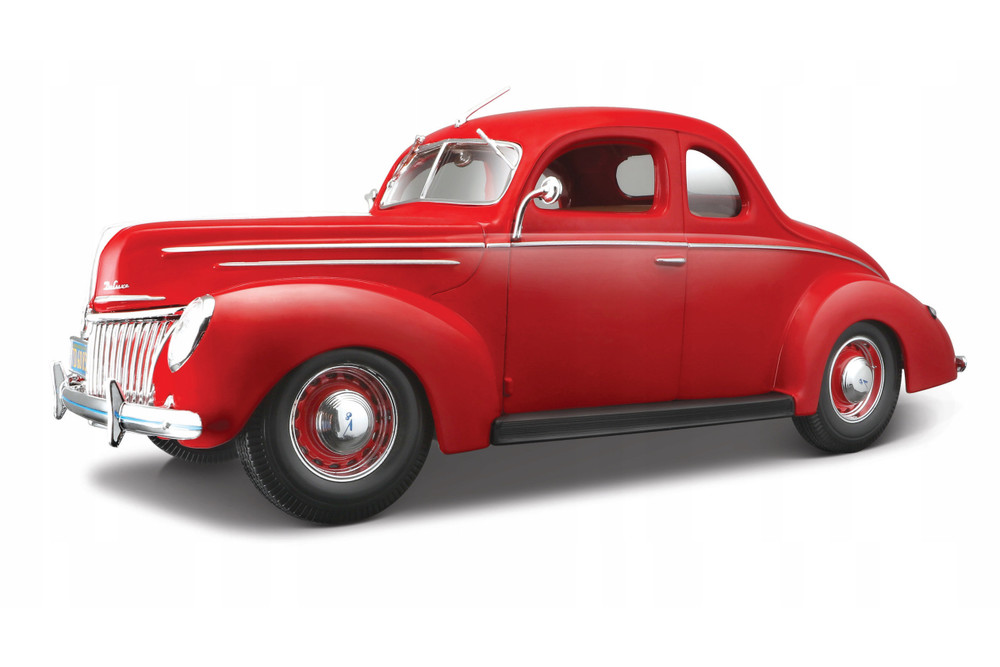 1939 Ford Deluxe Hardtop, Tudor Red - Maisto 31180R - 1/18 Scale Diecast Model Toy Car