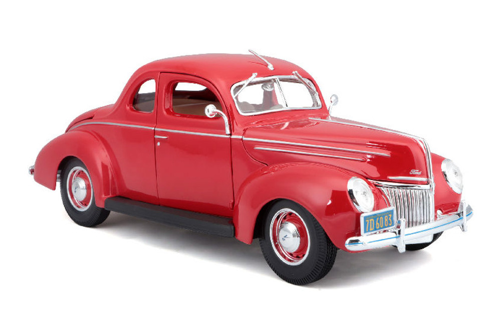 1939 Ford Deluxe Hardtop, Tudor Red - Maisto 31180R - 1/18 Scale Diecast Model Toy Car