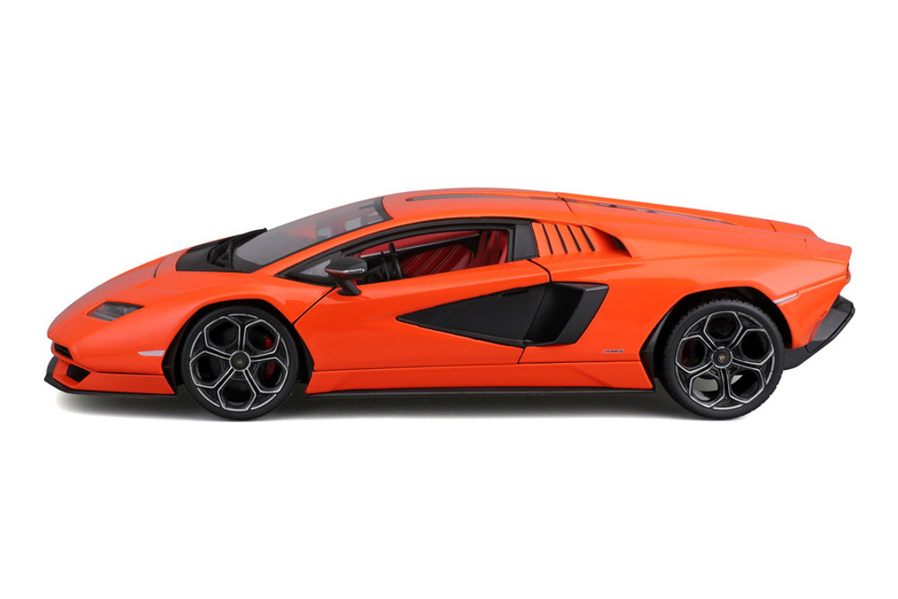 Lamborghini Countach LPI 800-4 Hardtop, Orange - Maisto