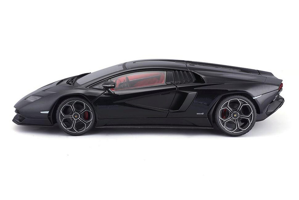 Lamborghini Countach LPI 800-4 Hardtop, Black - Maisto