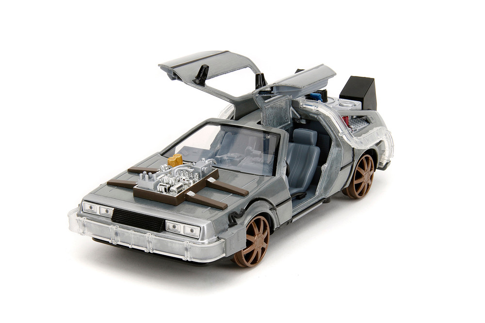 DeLorean Time Machine with Lights, Back to the Future III, Jada Toys 34996/4 - 1/24 Scale Model Car