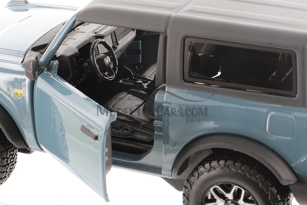 2021 Ford Bronco Badlands, Blue - Showcasts 37530 - 1/24 Scale