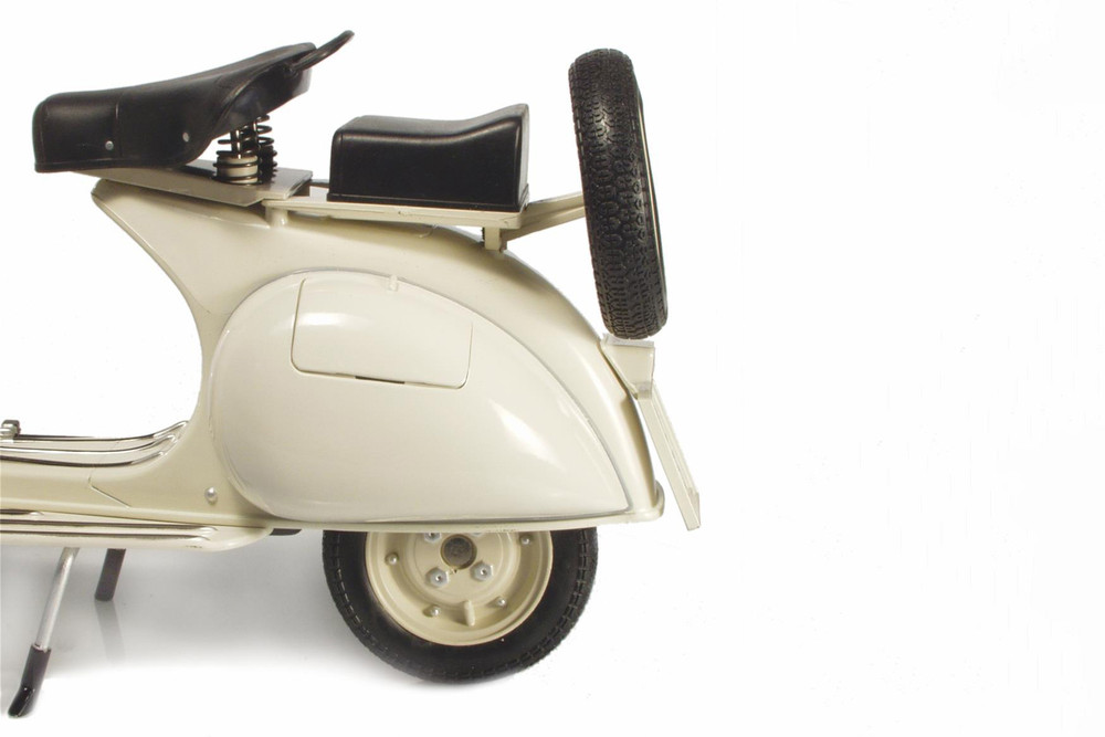 Vespa 150VL1T, White - New Ray 49273 - 1/6 scale Diecast Model Toy Scooter