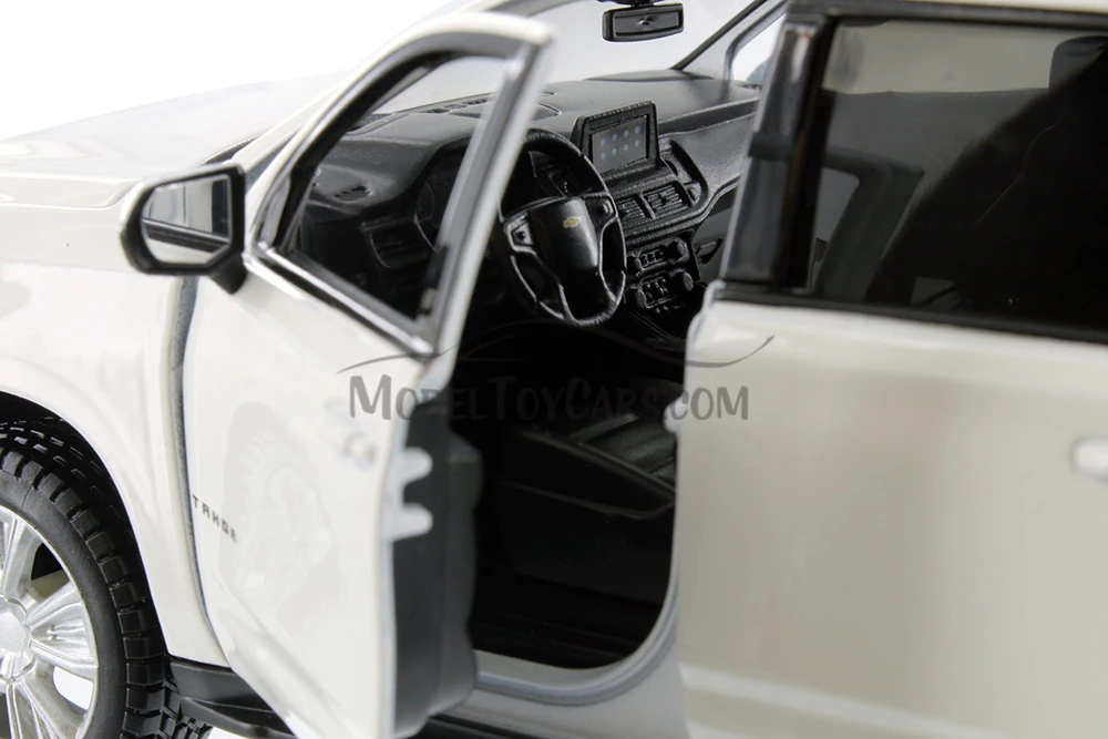 2021 Chevy Tahoe, White - Showcasts 37533 - 1/26 Scale Diecast Model Toy Car (1 Car, No Box)
