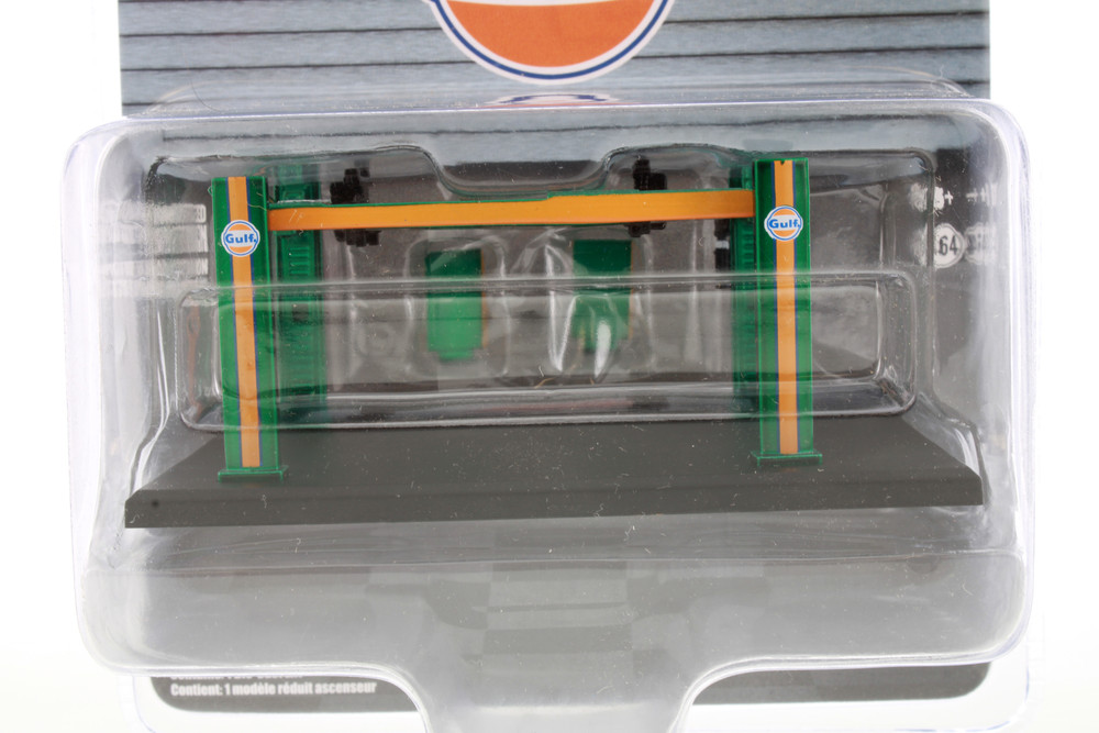 CHASE CAR - Gulf Oil Auto Body Shop Four-Post Lifts, Lightand Orange  16100B/48 1/64 scale Diecast Accessory