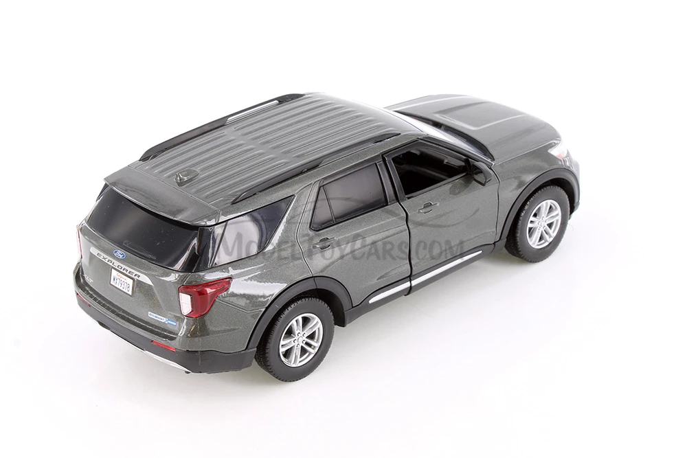 2022 Ford Explorer XLT, Gray - Showcasts 77378D - 1/24 Scale Diecast Model Toy Car (1 Car, No Box)