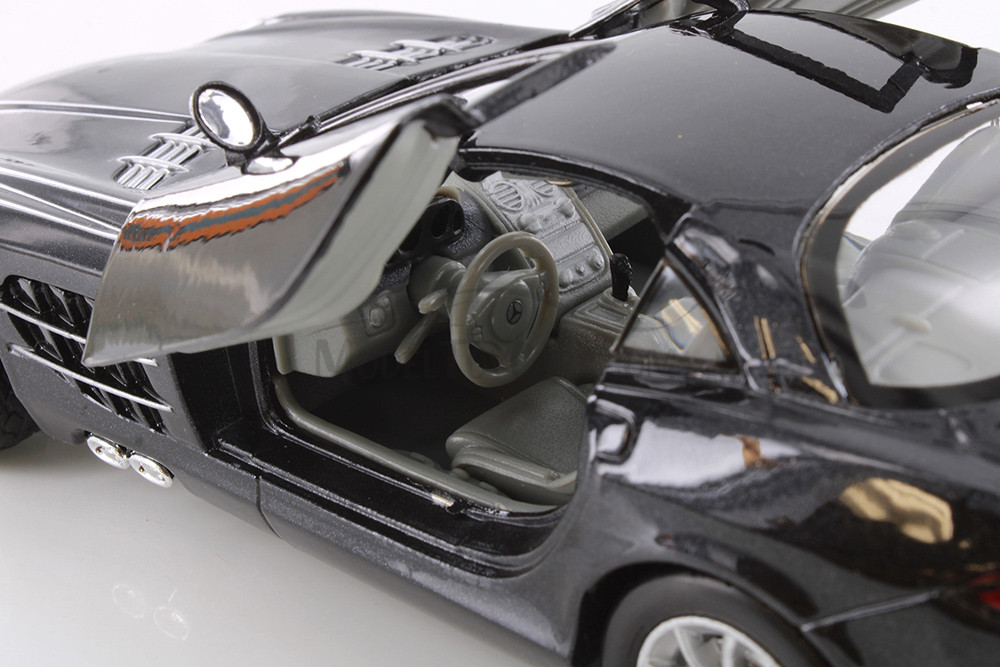 Mercedes-Benz SLR McLaren Hardtop, Black - Showcasts 77306D - 1/24