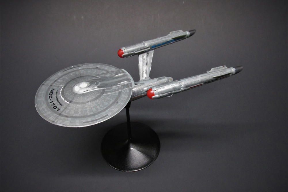 Star Trek Discovery U.S.S. NCC-1701, Gray - Polar Lights POL971M/12 - 1/2500 Scale Model Kit