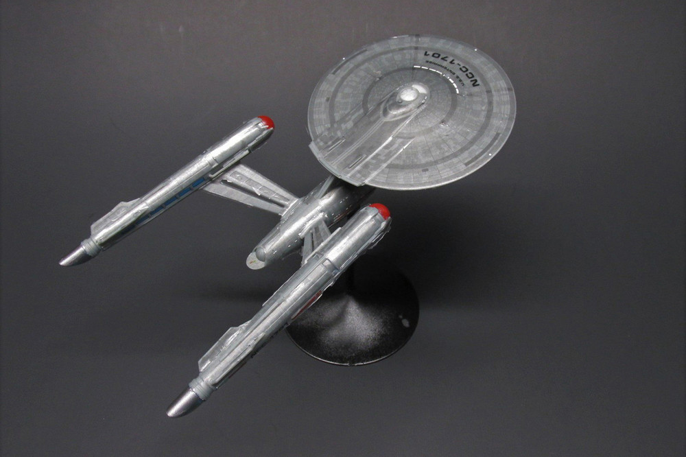 Star Trek Discovery U.S.S. NCC-1701, Gray - Polar Lights POL971M/12 - 1/2500 Scale Model Kit