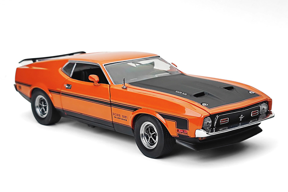 1971 Mustang Boss 351 1:18 ダイキャストモデル 1971 Ford Mustang Boss 351, Calypso Coral - Acme 3627 - 1/18 Scale