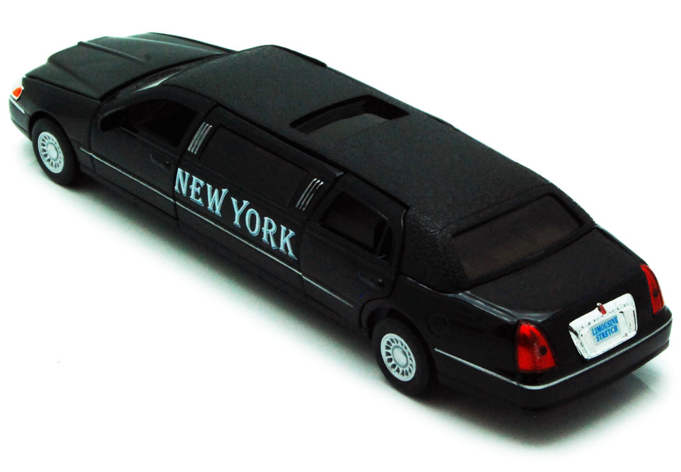 Box of 6 NY 1999 Lincoln Town Car Stretch Limousine, Black