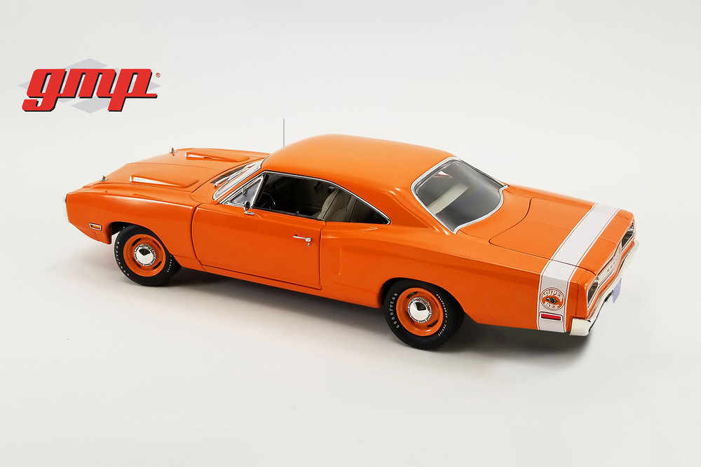 ミニカー Lucky Die Cast Dodge Coronet R/T 1970 Dodge Coronet R/T Convertible by Lucky Road Signature 1/18