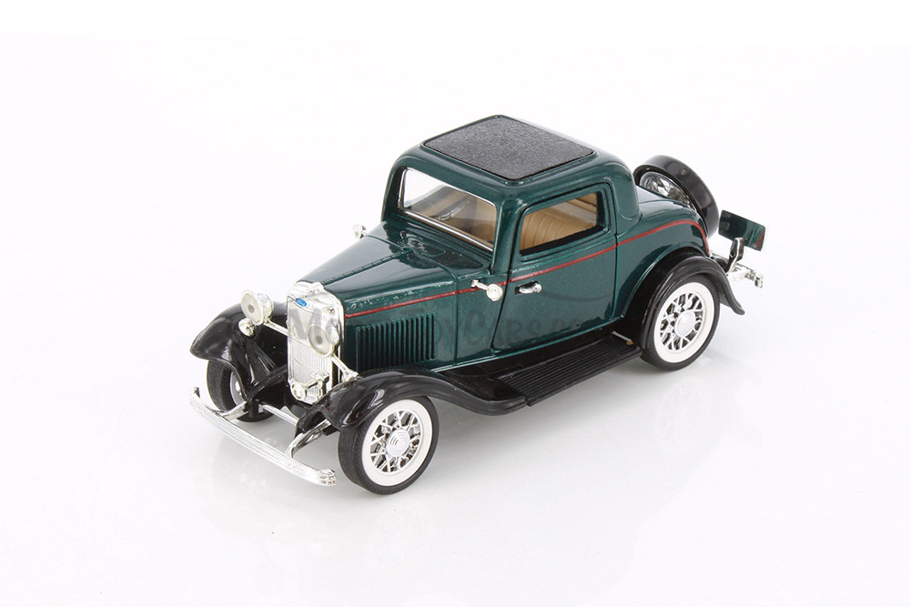 1932 Ford V8 Deluxe 3-Window Coupe, Green - Sunnyside 5744D - 1/30