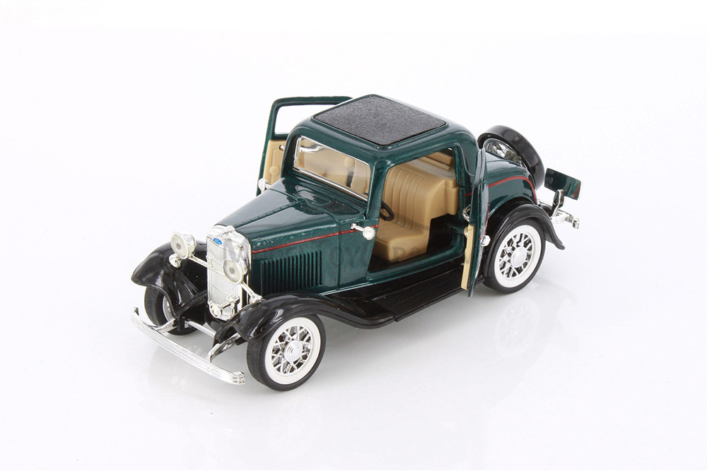 1932 Ford V8 Deluxe 3-Window Coupe, Green - Sunnyside 5744D - 1/30