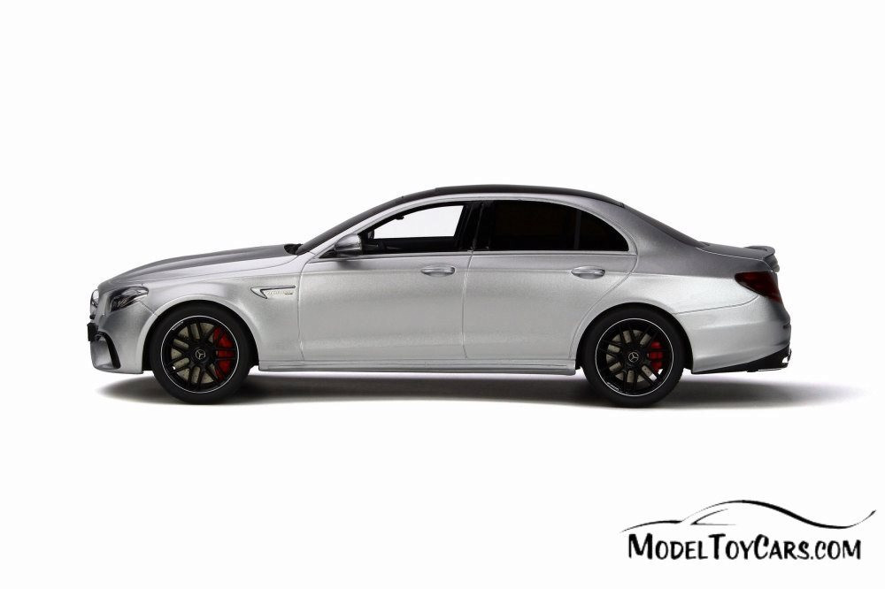 【絶版】GT Spirit 1/18 Mercedes-AMG E63S SW Mercedes-AMG E 63 S Estate 1:18 model car GT Spirit GT795