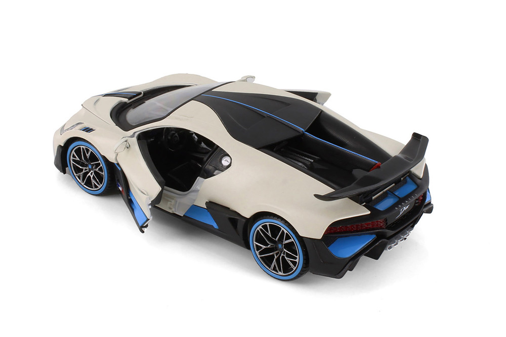 2019 Bugatti DIVO Hardtop Sports Car, White - Showcasts 38526WT