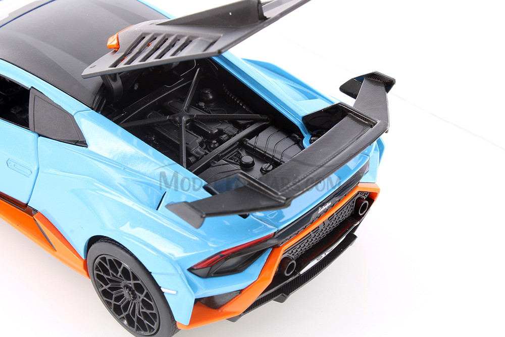Lamborghini Huracan STO, Blue - Showcasts 68279D - 1/24 Scale