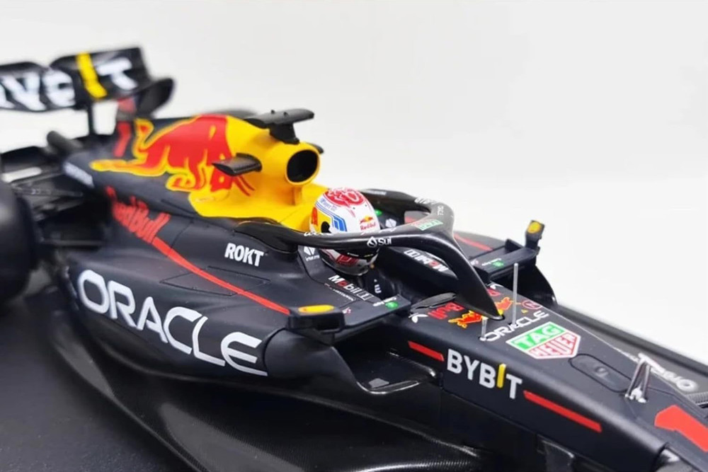 2023 Oracle Red Bull Racing RB19, #1 Max Verstappen - Bburago 18