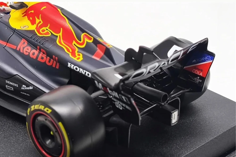 2023 Oracle Red Bull Racing RB19, #1 Max Verstappen - Bburago 18-18003/1 - 1/18 Scale Diecast Model Toy Car