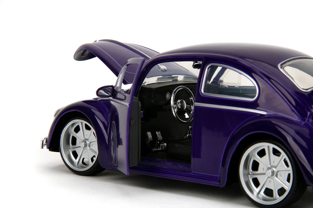 Volkswagen Beetle w/Wednesday Addams & Thing Figure, Purple - Jada Toys 35131 - 1/24 Scale Diecast Car