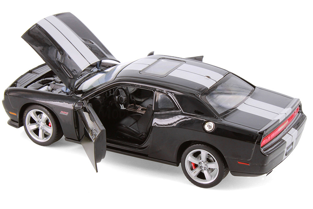 2013 Dodge Challenger SRT, Black - Showcasts® 24049/4D - 1/24 scale Diecast Model Toy Car
