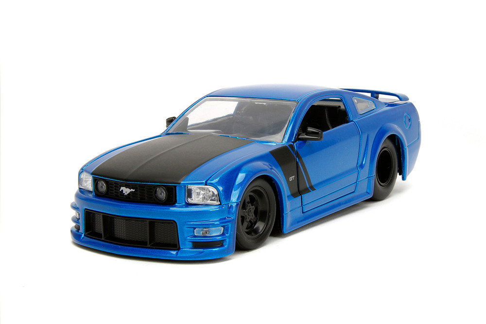 2006 Ford Mustang GT Hardtop Muscle Car, Blue - Jada Toys 34195