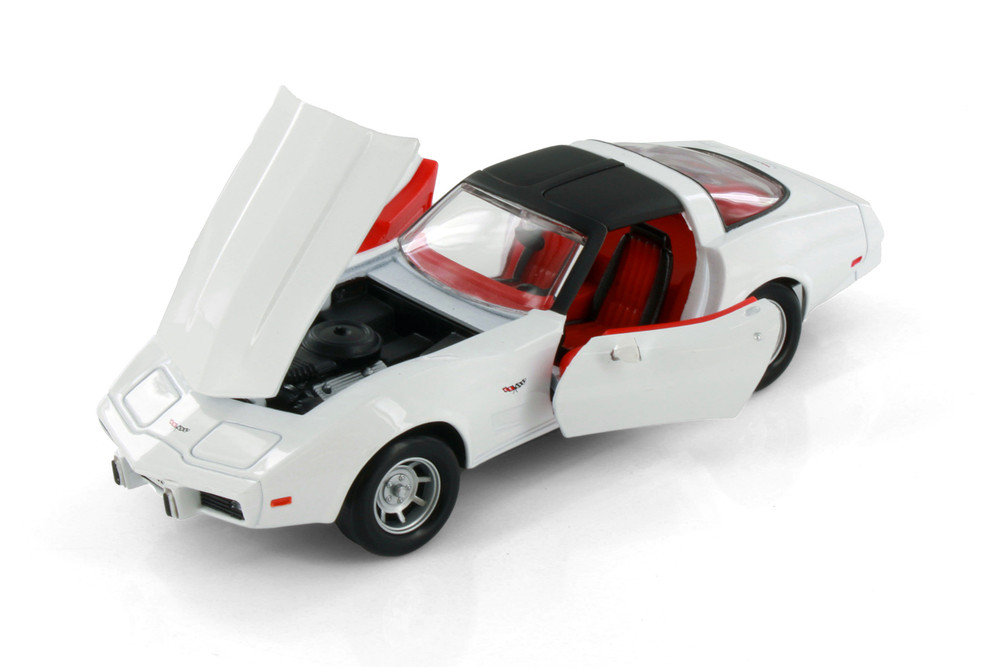 1979 Chevy Corvette Hardtop, White - Showcasts 77244AD - 1/24 Scale Diecast Model Toy Car