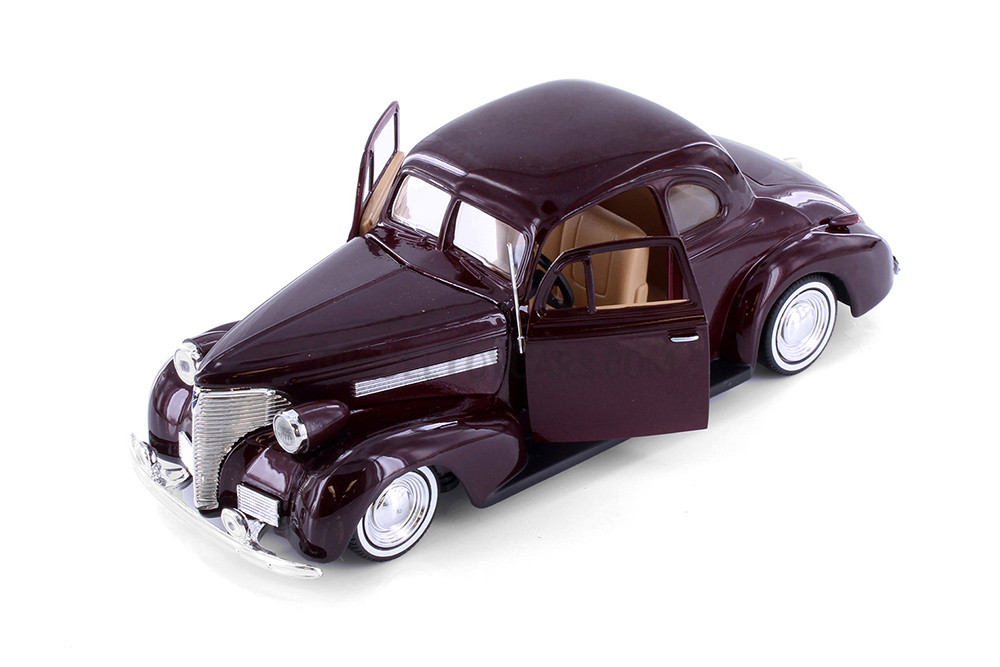 1939 Chevy® Coupe Hardtop, Burgundy - Showcasts® 77247BGD - 1/24