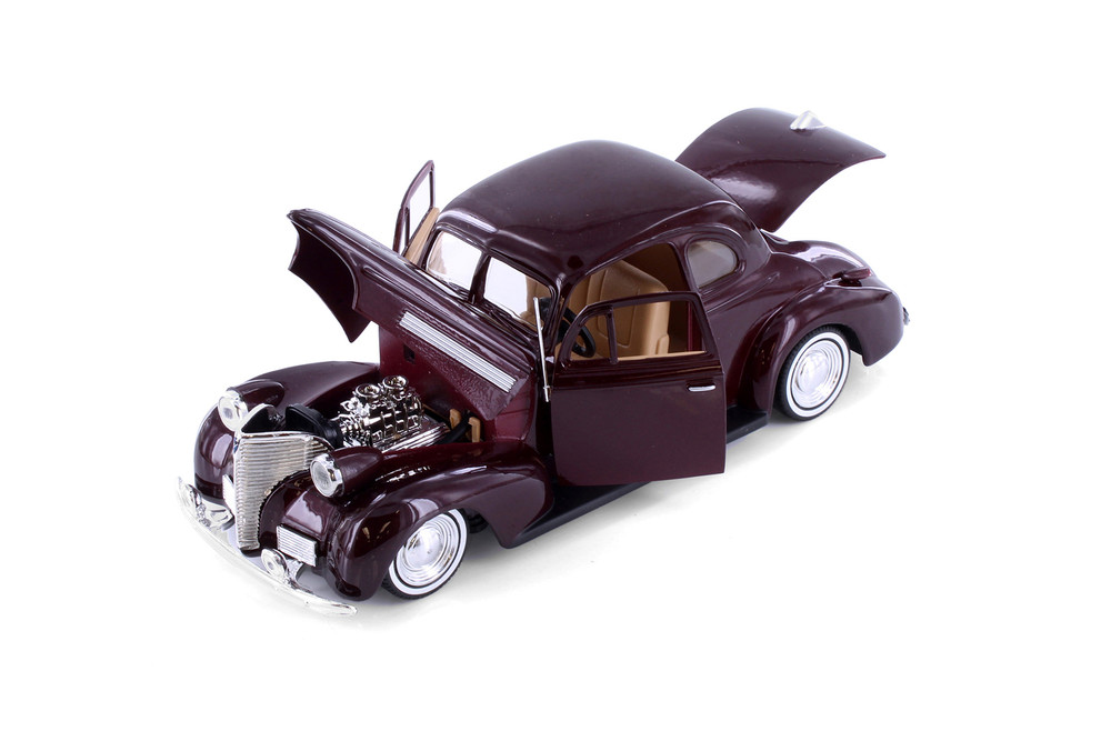 1939 Chevy Coupe Hardtop, Burgundy - Showcasts 77247BGD - 1/24