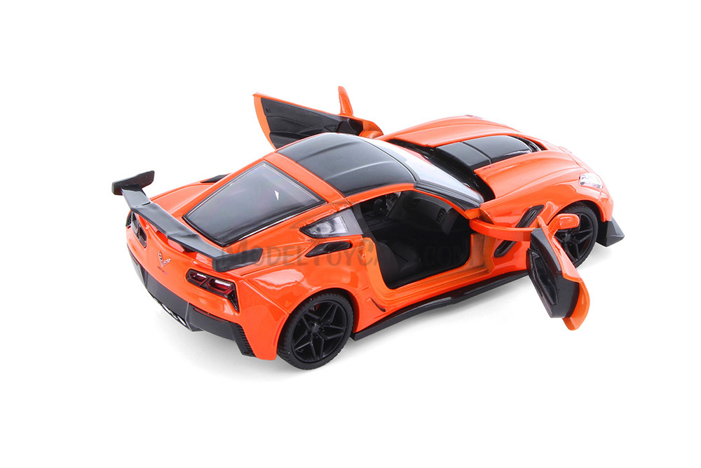 2019 Chevy® Corvette® ZR1 Hardtop, Orange - Showcasts 71356D - 1/24 Scale Diecast Model Toy Car (1 car, no box)