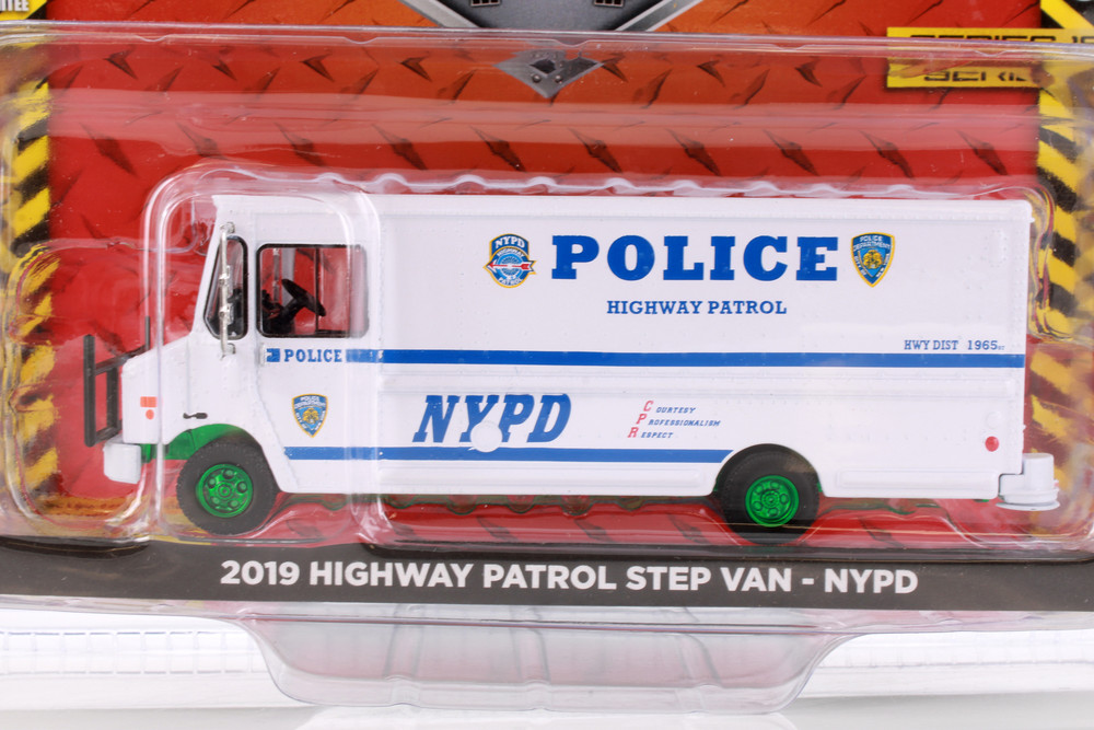 GREEN MACHINE 2019 Highway Patrol Step Van, New York City Police Dept - Greenlight 33180C/48 - 1/64 Diecast Car