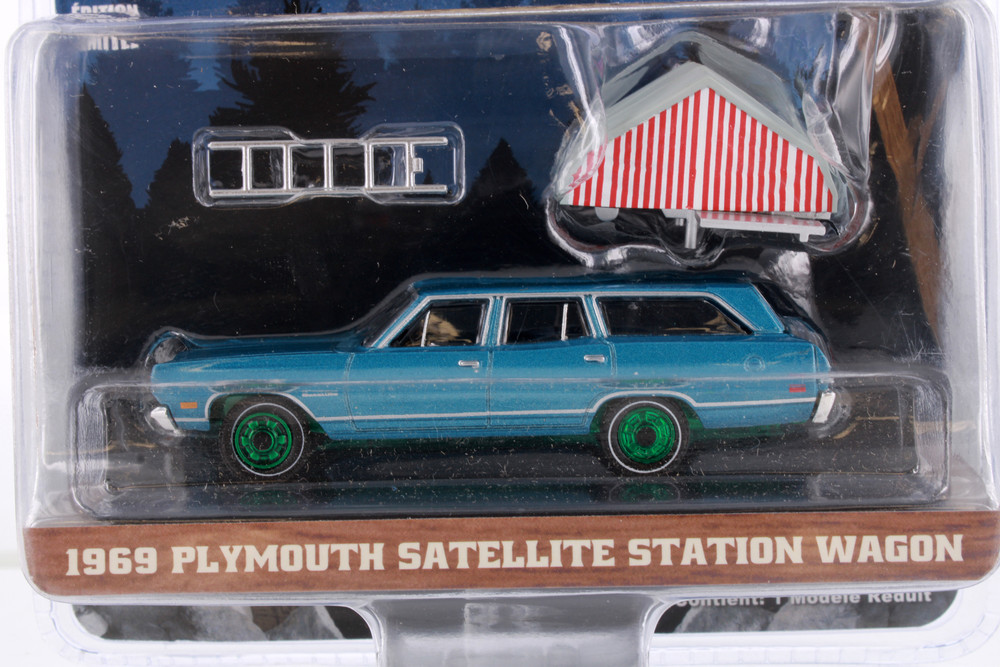 GREEN MACHINE 69 Plymouth Satellite Station Wagon Rooftop Sleeper Tent 38010B/48 1/64 scale Diecast Model Toy Car