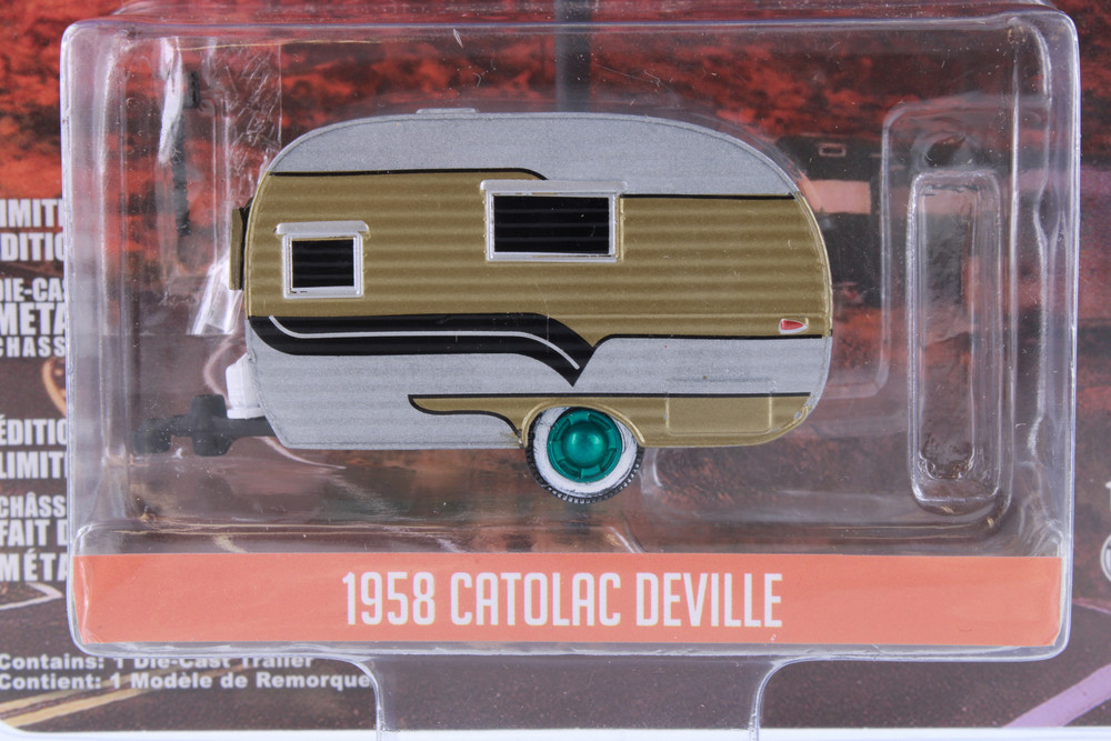 GREEN MACHINE 1958 Catolac Deville Travel Trailer, Gold - Greenlight 34110B/48 - 1/64 scale Diecast Model Toy Car