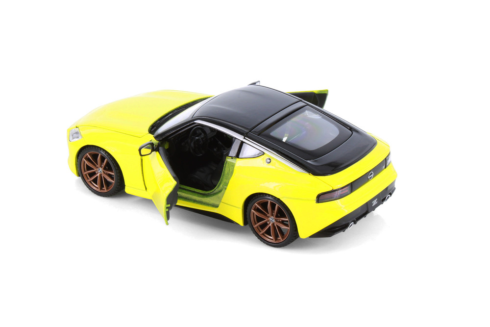 2024 Nissan Z, Yellow Sports Car - Showcasts 37904/28 - 1/24 Scale