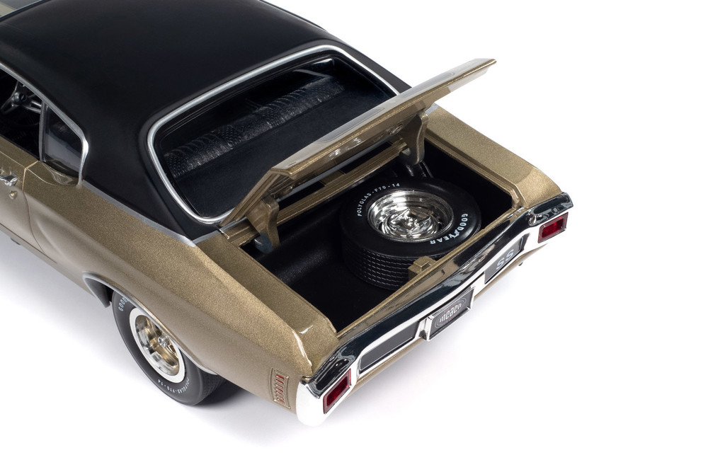 1970 Chevy Chevelle SS, Tricentennial Gold - Auto World AMM1332