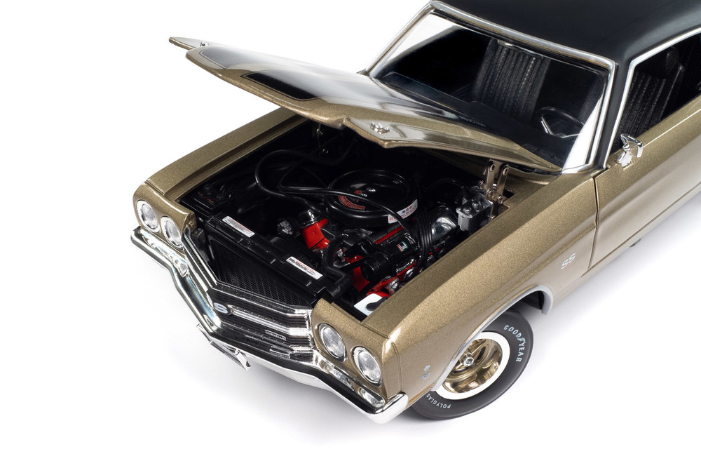 1970 Chevy Chevelle SS, Tricentennial Gold - Auto World AMM1332