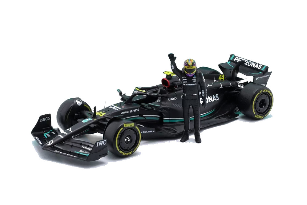 2023 Mercedes-Benz AMG Petronas w/Driver, #44 Lewis Hamilton - Bburago 18-28037/44 - 1/24 Scale Diecast Model Toy Car